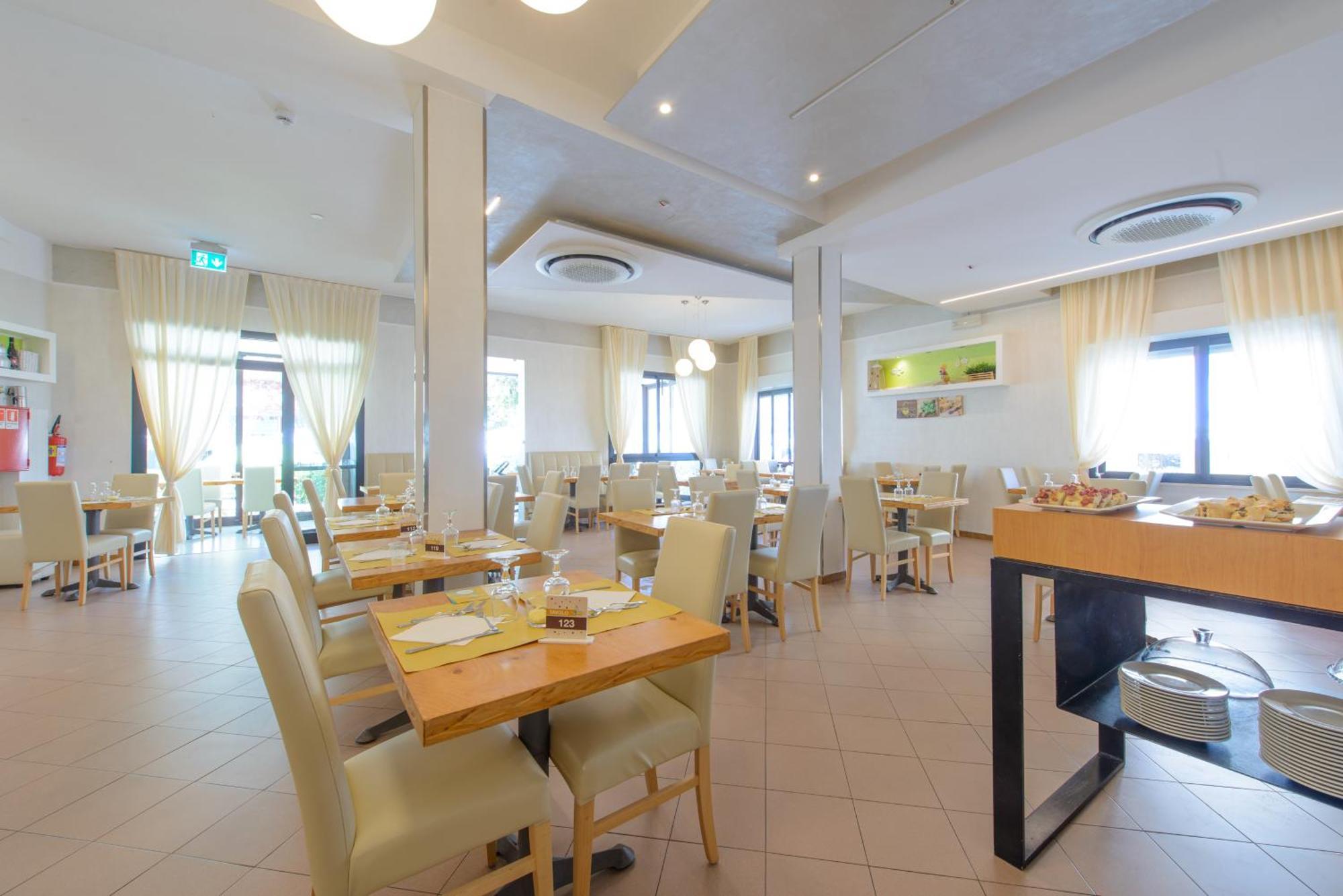 Hotel Nuova Medusa ริมินี ภายนอก รูปภาพ
